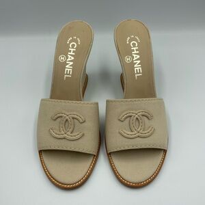 CHANEL nude sandal wedges 37 EU